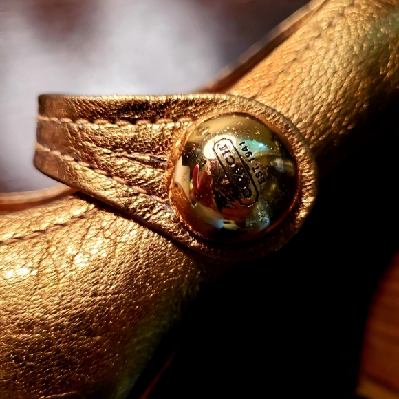 Gold Coach heels pumps dress party shoes - Picture 5 of 8